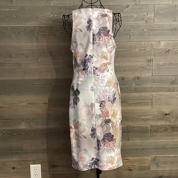 New look floral, sleeveless dress - Picture 5 of 9